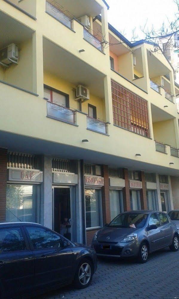 Albergo Ristorante Del Ponte Cusano Milanino Exterior foto